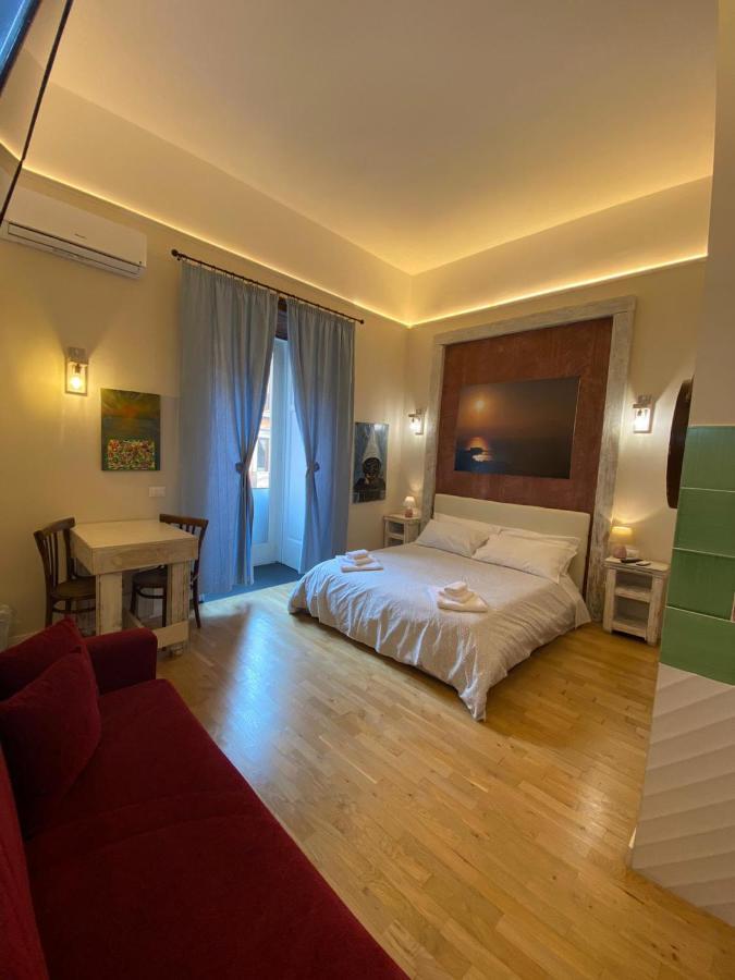 Corso 211 Beds & Suites Napoli Bagian luar foto