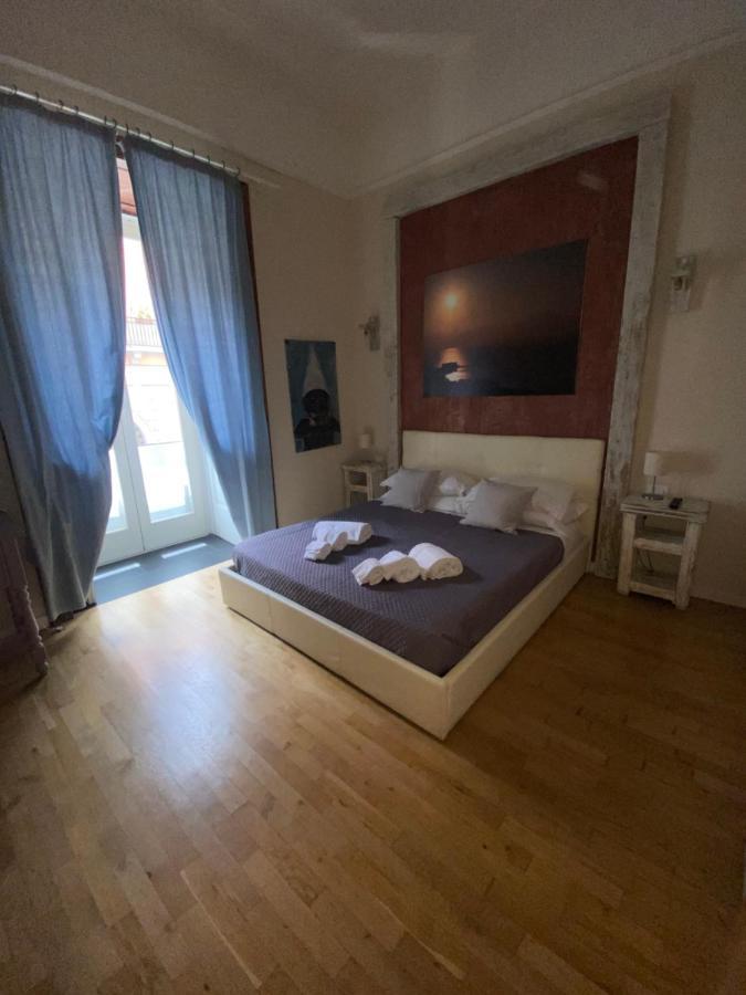 Corso 211 Beds & Suites Napoli Bagian luar foto