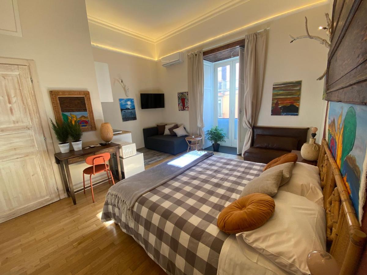 Corso 211 Beds & Suites Napoli Bagian luar foto