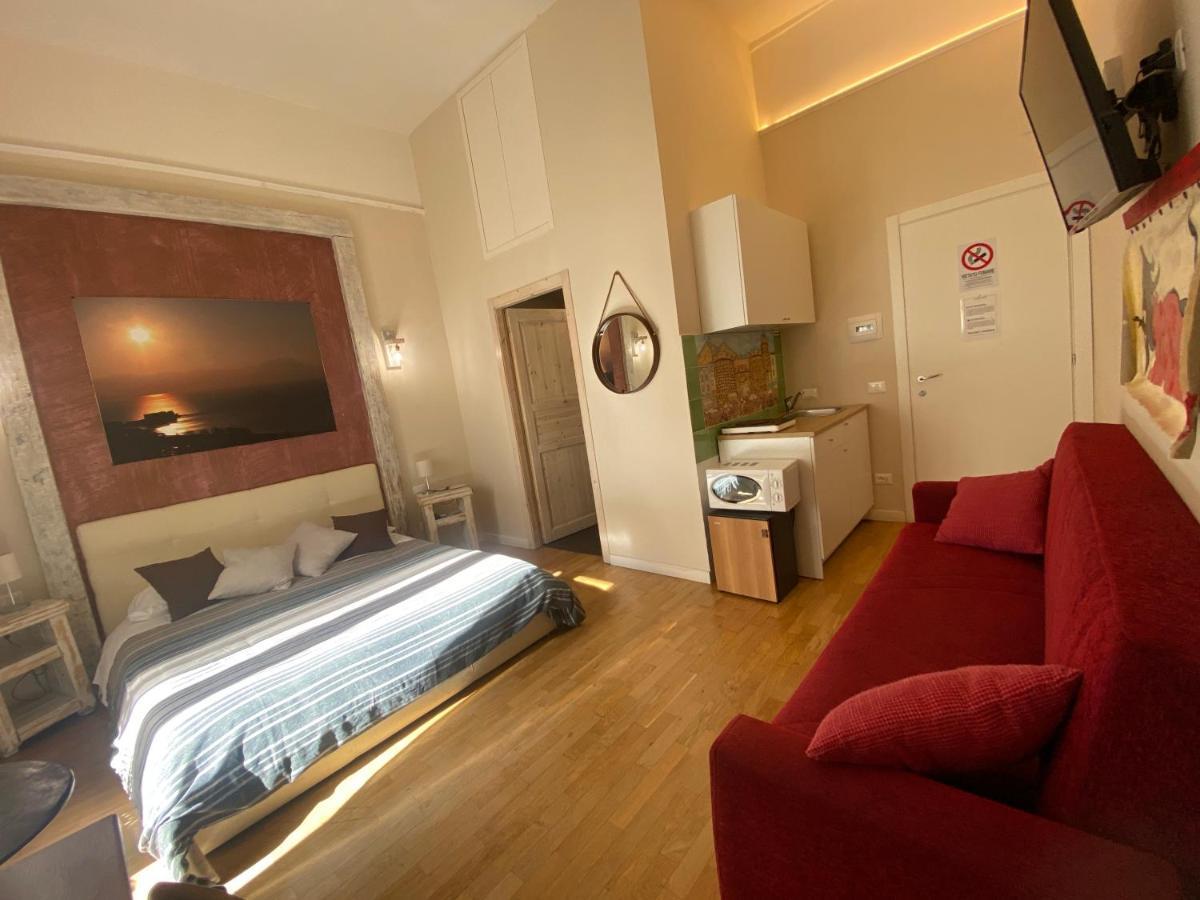 Corso 211 Beds & Suites Napoli Bagian luar foto