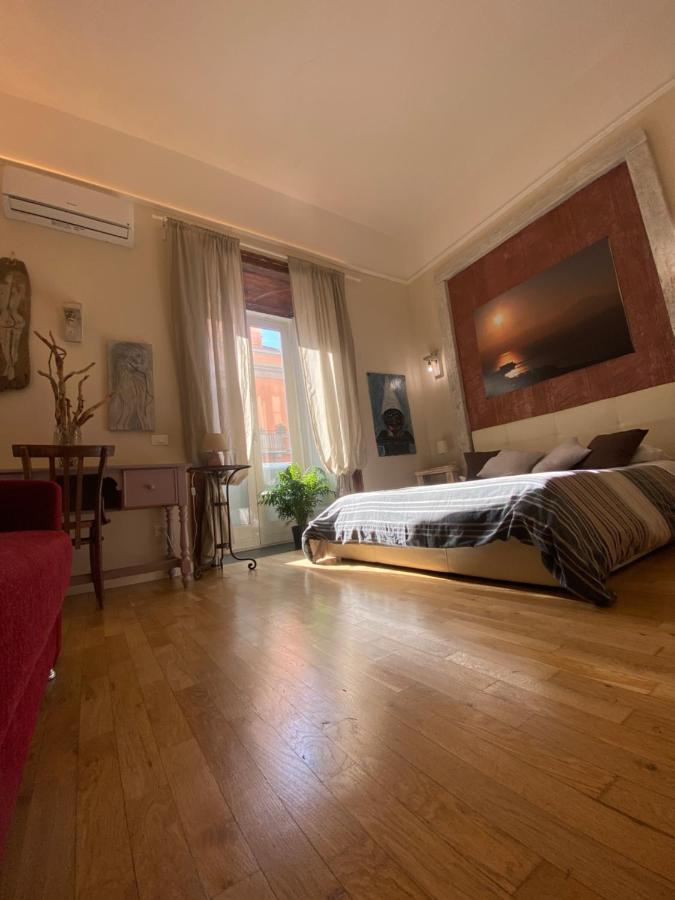 Corso 211 Beds & Suites Napoli Bagian luar foto