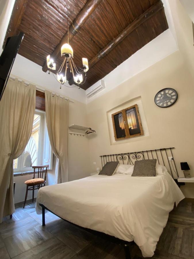 Corso 211 Beds & Suites Napoli Bagian luar foto